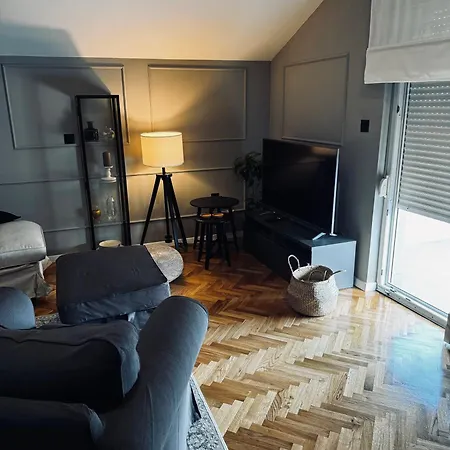 Adrian&lemon Apartment *