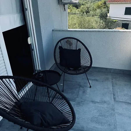 Adrian&lemon Apartment *